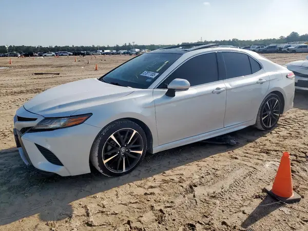 4T1BZ1HK5JU003105 2018 TOYOTA CAMRY - Image 1