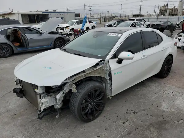 4T1BZ1HK5JU003461 2018 TOYOTA CAMRY - Image 1