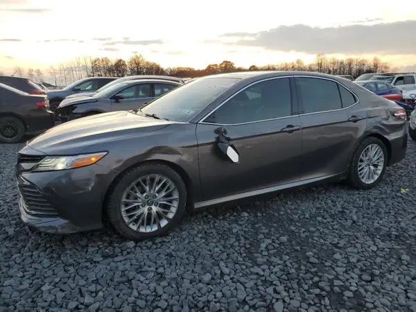 4T1BZ1HK5JU005551 2018 TOYOTA CAMRY - Image 1