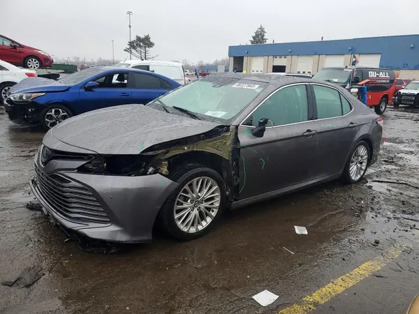 4T1BZ1HK5JU008661 2018 TOYOTA CAMRY - Image 1