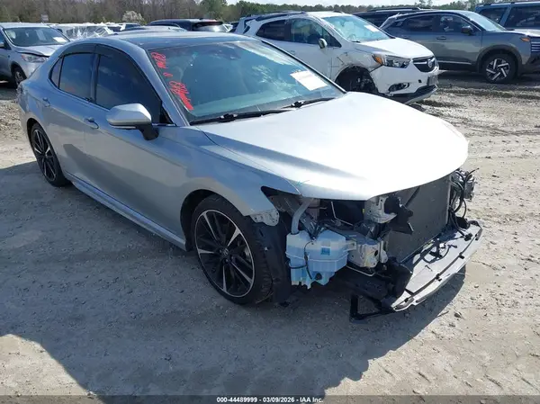 4T1BZ1HK5JU013665 2018 TOYOTA CAMRY - Image 1