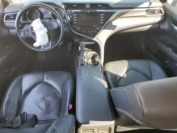 4T1BZ1HK5JU021054 2018 TOYOTA CAMRY - Image 8