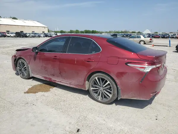 4T1BZ1HK5JU504172 2018 TOYOTA CAMRY - Image 2