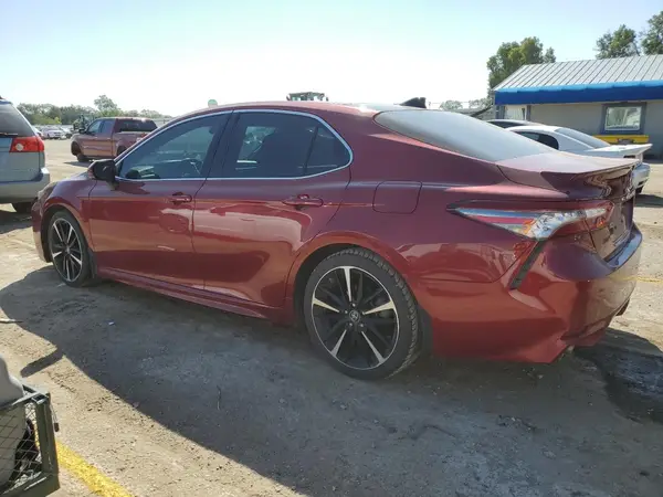4T1BZ1HK5JU505452 2018 TOYOTA CAMRY - Image 2