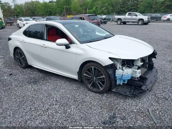4T1BZ1HK5KU027695 2019 TOYOTA CAMRY - Image 1