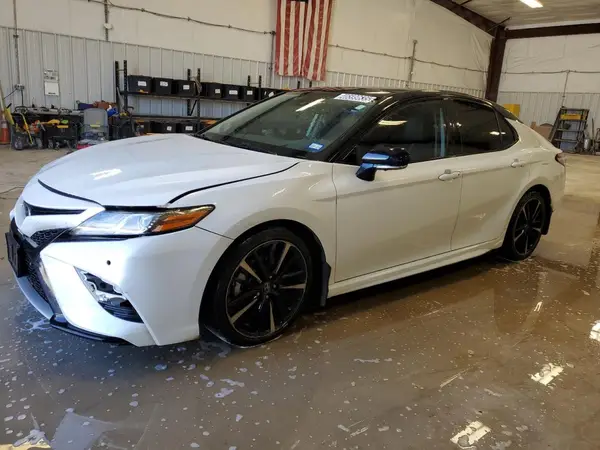 4T1BZ1HK5KU028135 2019 TOYOTA CAMRY - Image 1