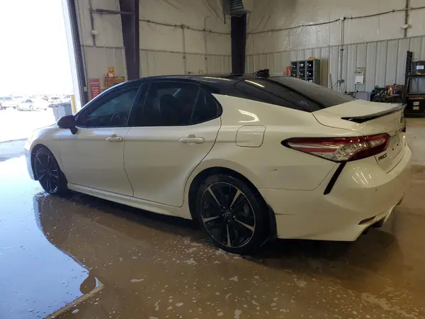 4T1BZ1HK5KU028135 2019 TOYOTA CAMRY - Image 2