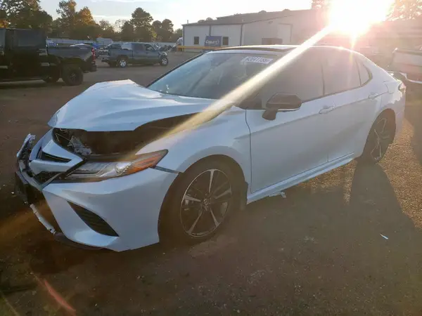 4T1BZ1HK5KU028264 2019 TOYOTA CAMRY - Image 1