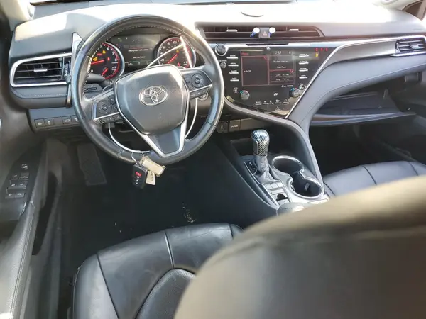 4T1BZ1HK6JU005784 2018 TOYOTA CAMRY - Image 8