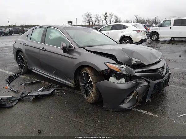 4T1BZ1HK6JU007020 2018 TOYOTA CAMRY - Image 1
