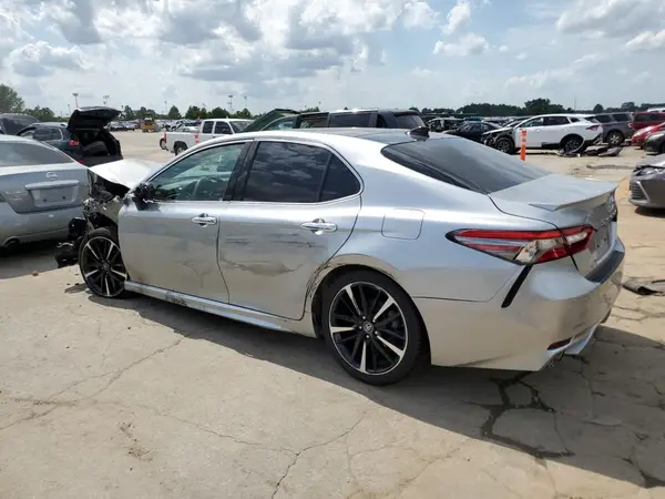 4T1BZ1HK6JU007096 2018 TOYOTA CAMRY - Image 2