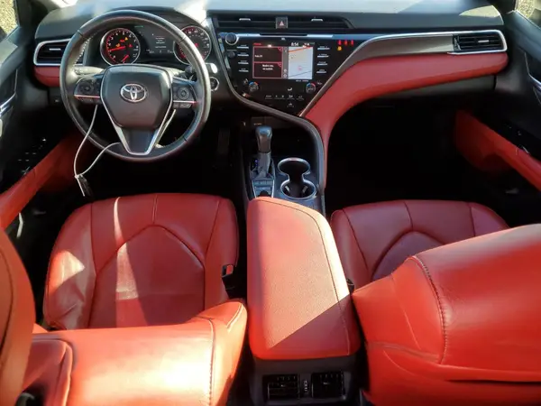 4T1BZ1HK6JU007986 2018 TOYOTA CAMRY - Image 8
