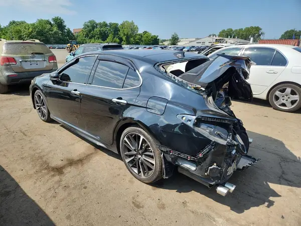 4T1BZ1HK6JU008944 2018 TOYOTA CAMRY - Image 2