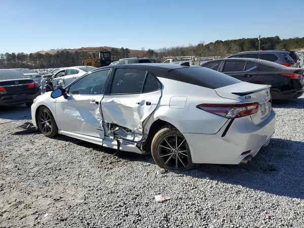 4T1BZ1HK6JU009382 2018 TOYOTA CAMRY - Image 2