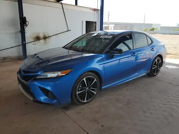 4T1BZ1HK6JU017725 2018 TOYOTA CAMRY - Image 1