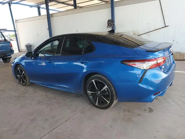 4T1BZ1HK6JU017725 2018 TOYOTA CAMRY - Image 2