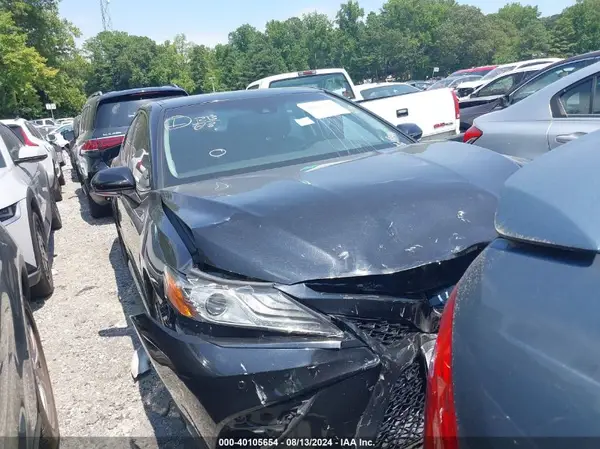 4T1BZ1HK6JU018101 2018 TOYOTA CAMRY - Image 1