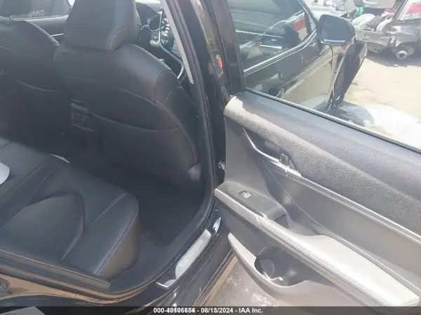 4T1BZ1HK6JU018101 2018 TOYOTA CAMRY - Image 8