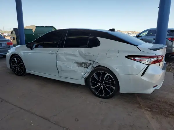 4T1BZ1HK6KU024255 2019 TOYOTA CAMRY - Image 2