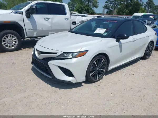 4T1BZ1HK6KU032078 2019 TOYOTA CAMRY - Image 2