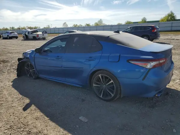 4T1BZ1HK7JU001159 2018 TOYOTA CAMRY - Image 2