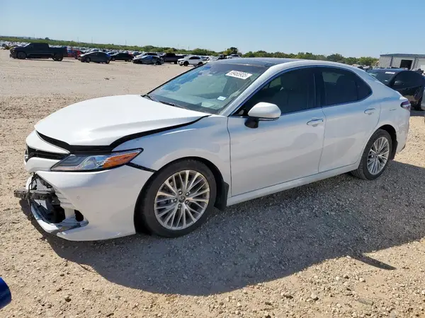 4T1BZ1HK7JU003039 2018 TOYOTA CAMRY - Image 1