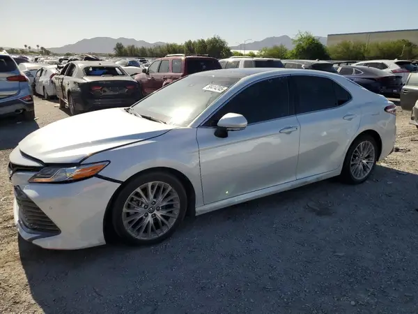 4T1BZ1HK7JU003235 2018 TOYOTA CAMRY - Image 1