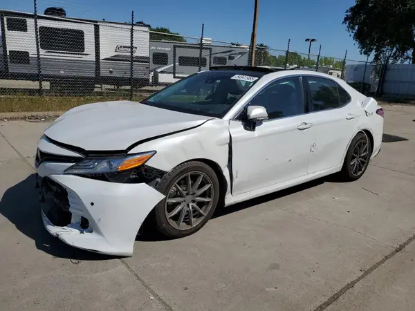 4T1BZ1HK7JU006376 2018 TOYOTA CAMRY - Image 1