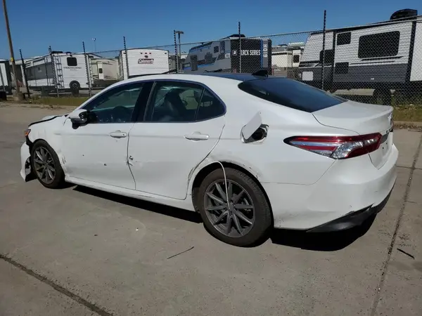 4T1BZ1HK7JU006376 2018 TOYOTA CAMRY - Image 2
