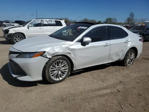 4T1BZ1HK7JU006782 2018 TOYOTA CAMRY - Image 1