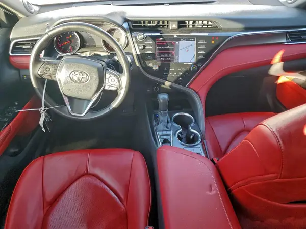 4T1BZ1HK7JU011870 2018 TOYOTA CAMRY - Image 8