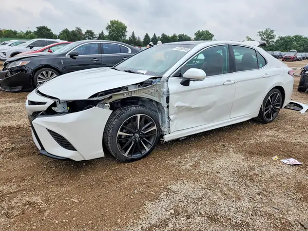 4T1BZ1HK7JU012615 2018 TOYOTA CAMRY - Image 1