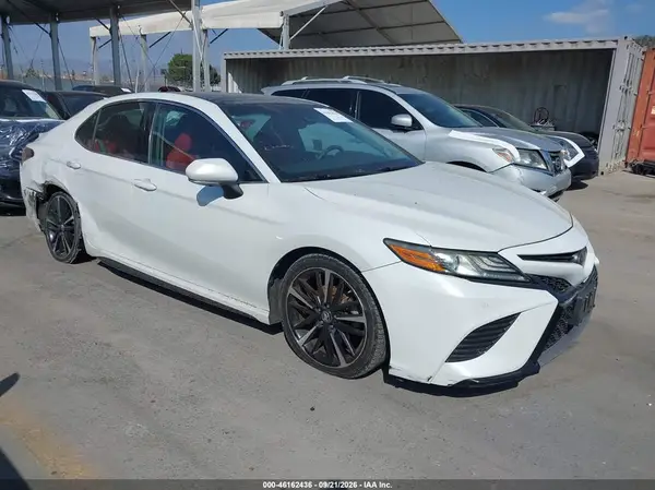 4T1BZ1HK7JU014347 2018 TOYOTA CAMRY - Image 1