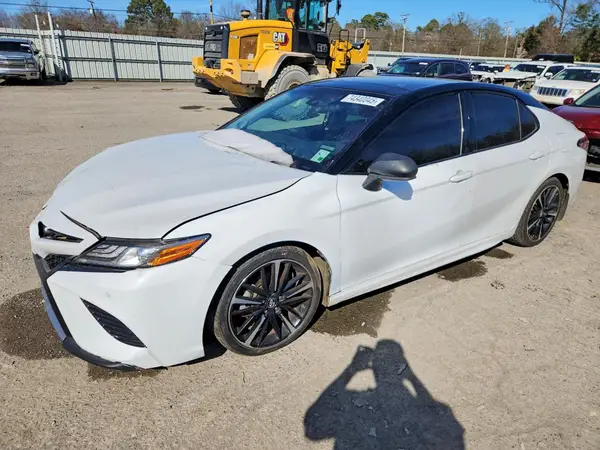 4T1BZ1HK7JU015157 2018 TOYOTA CAMRY - Image 1