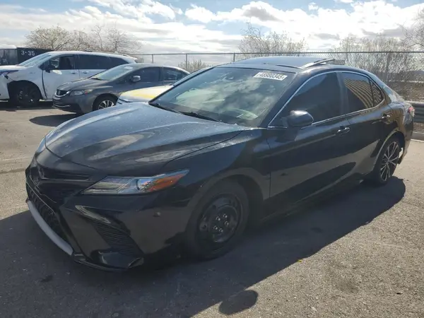 4T1BZ1HK7JU017250 2018 TOYOTA CAMRY - Image 1