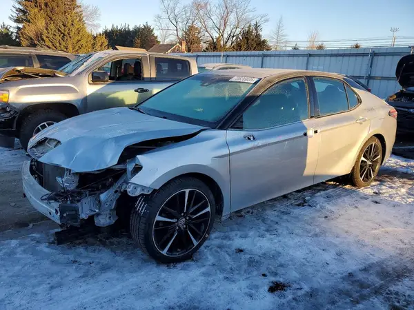 4T1BZ1HK7JU017619 2018 TOYOTA CAMRY - Image 1