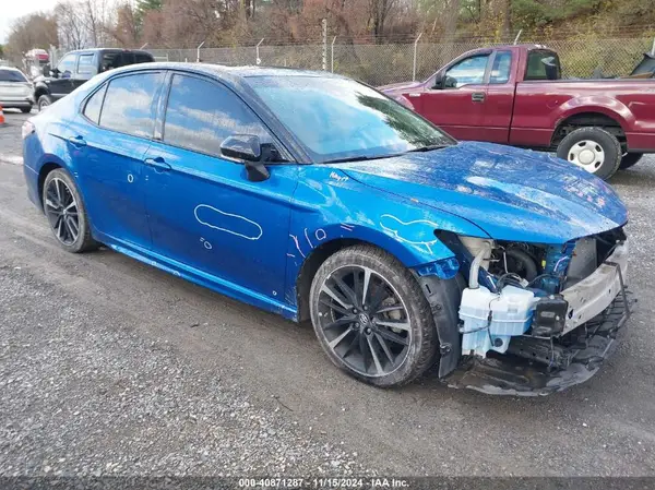4T1BZ1HK7JU019497 2018 TOYOTA CAMRY - Image 1