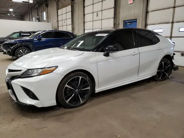4T1BZ1HK7JU020018 2018 TOYOTA CAMRY - Image 1