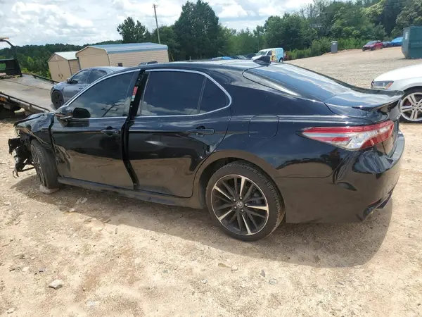 4T1BZ1HK7JU021699 2018 TOYOTA CAMRY - Image 2
