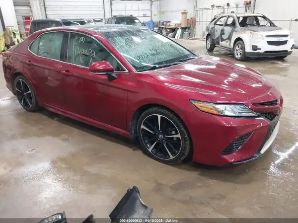 4T1BZ1HK7JU500320 2018 TOYOTA CAMRY - Image 1