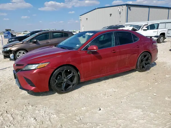 4T1BZ1HK7JU500768 2018 TOYOTA CAMRY - Image 1