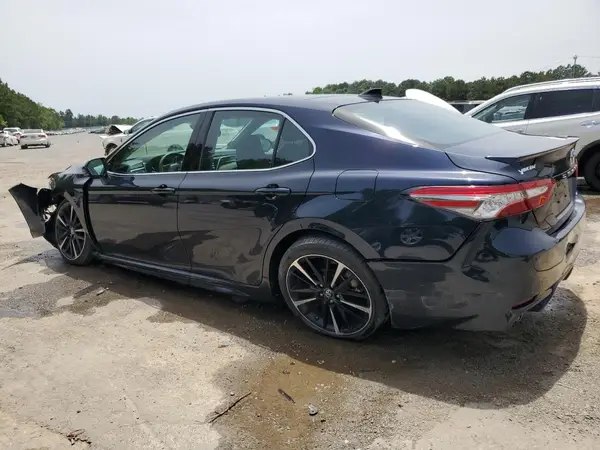 4T1BZ1HK7JU501337 2018 TOYOTA CAMRY - Image 2