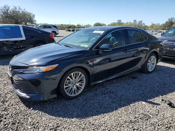 4T1BZ1HK7JU503797 2018 TOYOTA CAMRY - Image 1