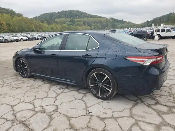 4T1BZ1HK7JU506764 2018 TOYOTA CAMRY - Image 2