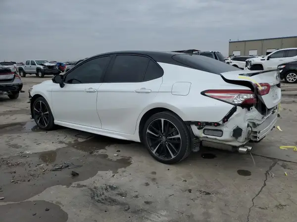 4T1BZ1HK7KU023163 2019 TOYOTA CAMRY - Image 2
