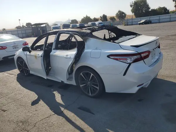 4T1BZ1HK7KU029528 2019 TOYOTA CAMRY - Image 2