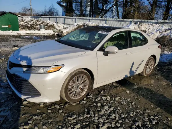 4T1BZ1HK8JU002160 2018 TOYOTA CAMRY - Image 1