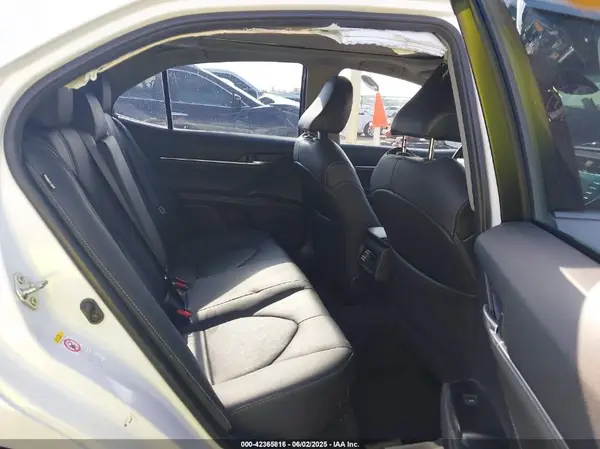 4T1BZ1HK8JU003311 2018 TOYOTA CAMRY - Image 8