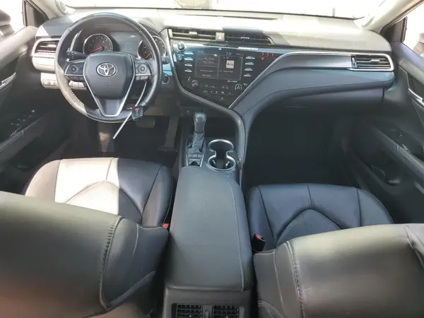 4T1BZ1HK8JU007004 2018 TOYOTA CAMRY - Image 8