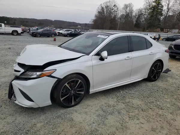 4T1BZ1HK8JU010145 2018 TOYOTA CAMRY - Image 1
